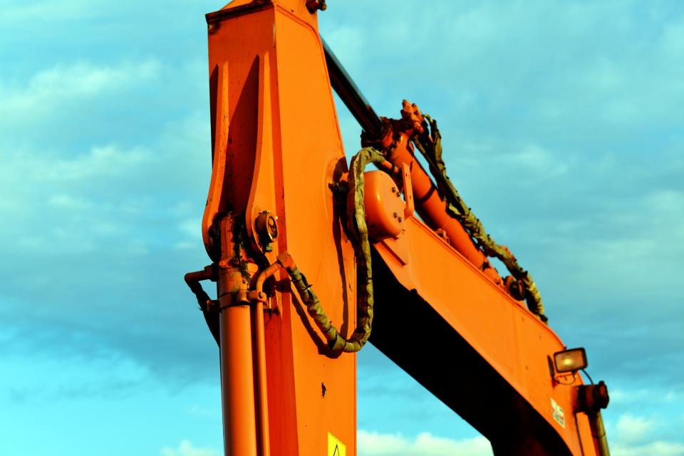 シリンダーの油漏れ修理の画像